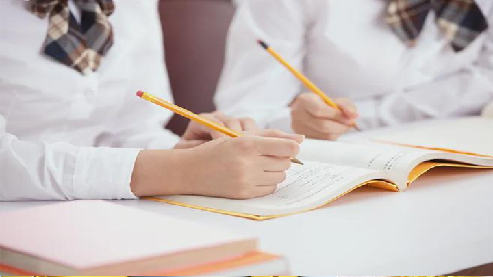 高中双休政策的隐形危机，这4种孩子可能最先出局！